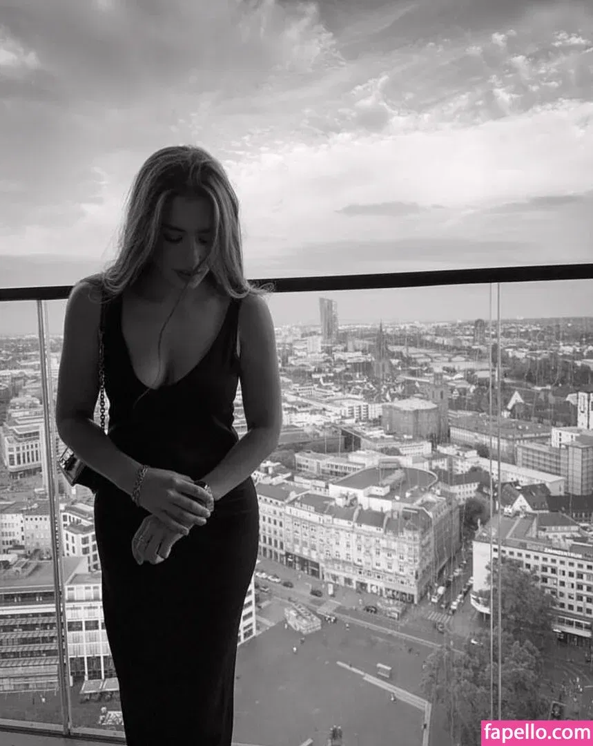 Laurainpictures Onlyfans Photo Gallery 