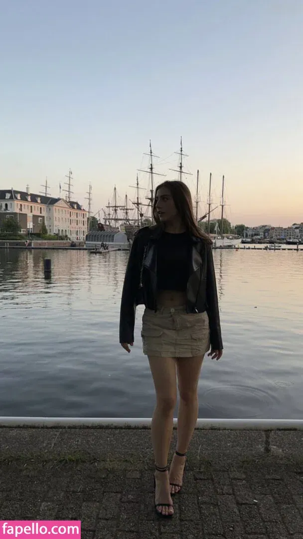 Laurainpictures Onlyfans Photo Gallery 