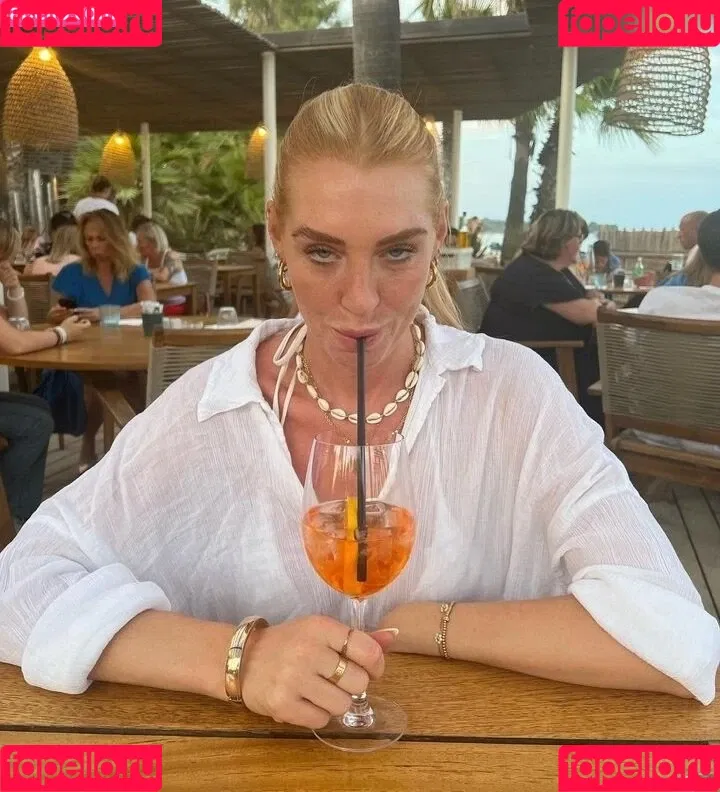 Laura Joelle Onlyfans Photo Gallery 