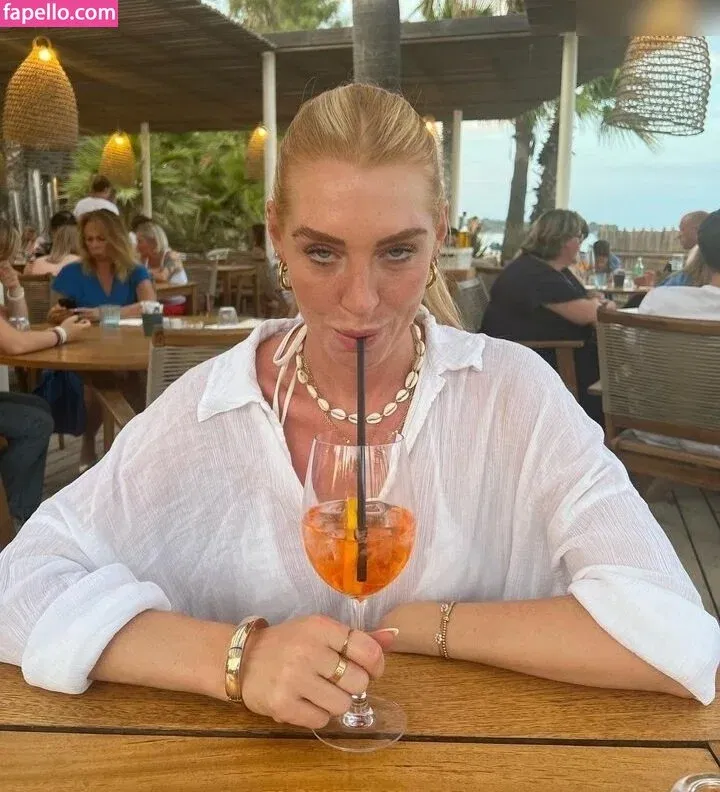 Laura Joelle Onlyfans Photo Gallery 