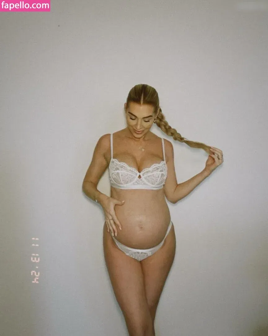 Laura Joelle Onlyfans Photo Gallery 