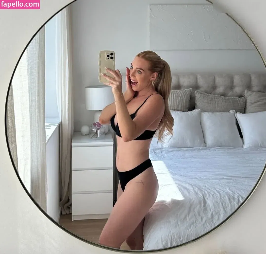 Laura Joelle Onlyfans Photo Gallery 