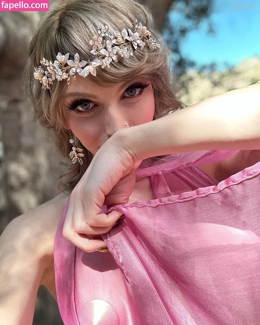 TsIzzyWilde Onlyfans Photo Gallery 