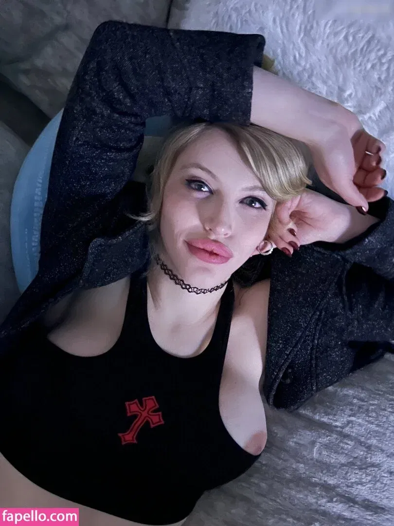 TsIzzyWilde Onlyfans Photo Gallery 