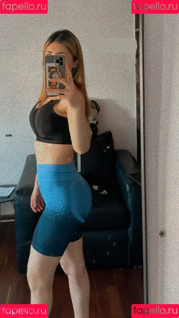 petitehelena Onlyfans Photo Gallery 