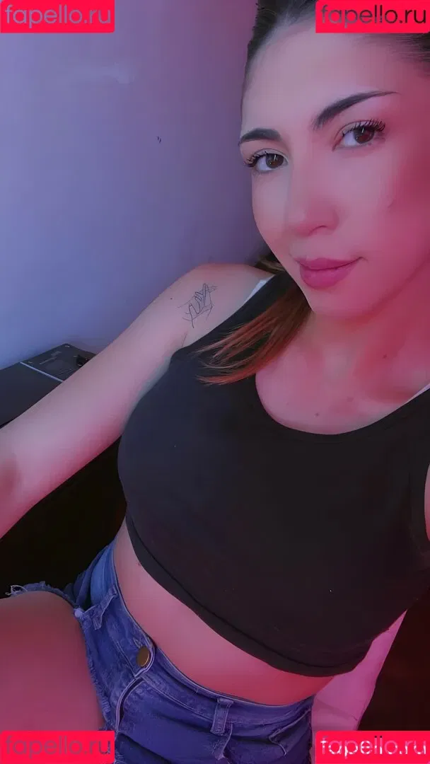 petitehelena Onlyfans Photo Gallery 