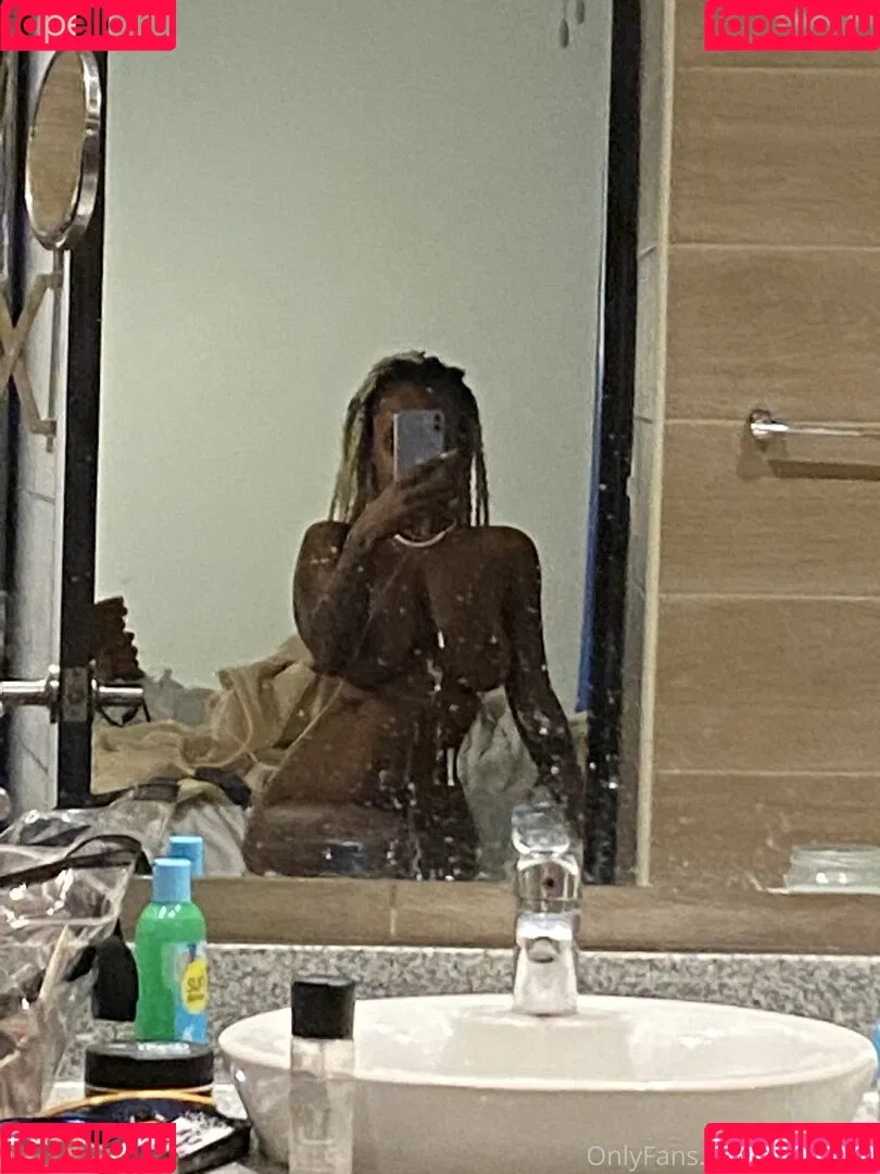 Nura Habib Omer Onlyfans Photo Gallery 