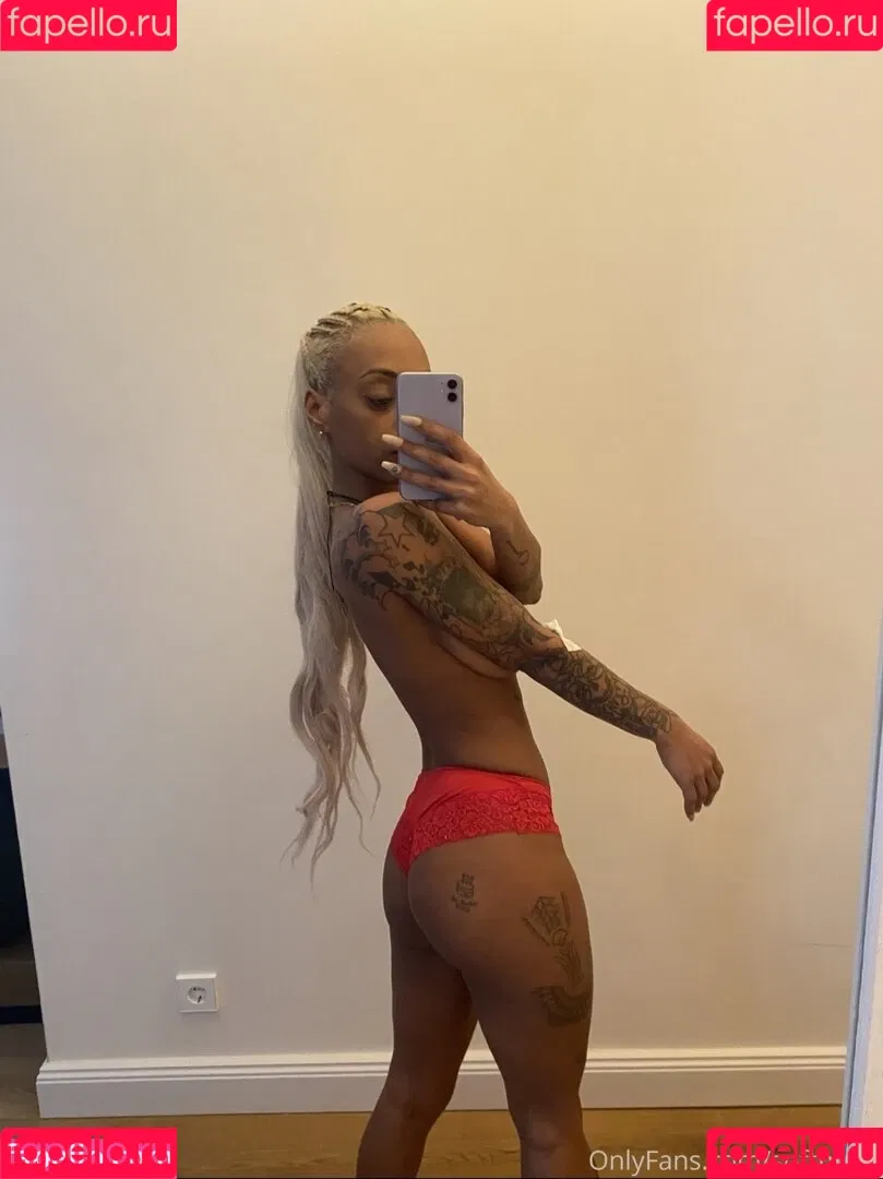 Nura Habib Omer Onlyfans Photo Gallery 