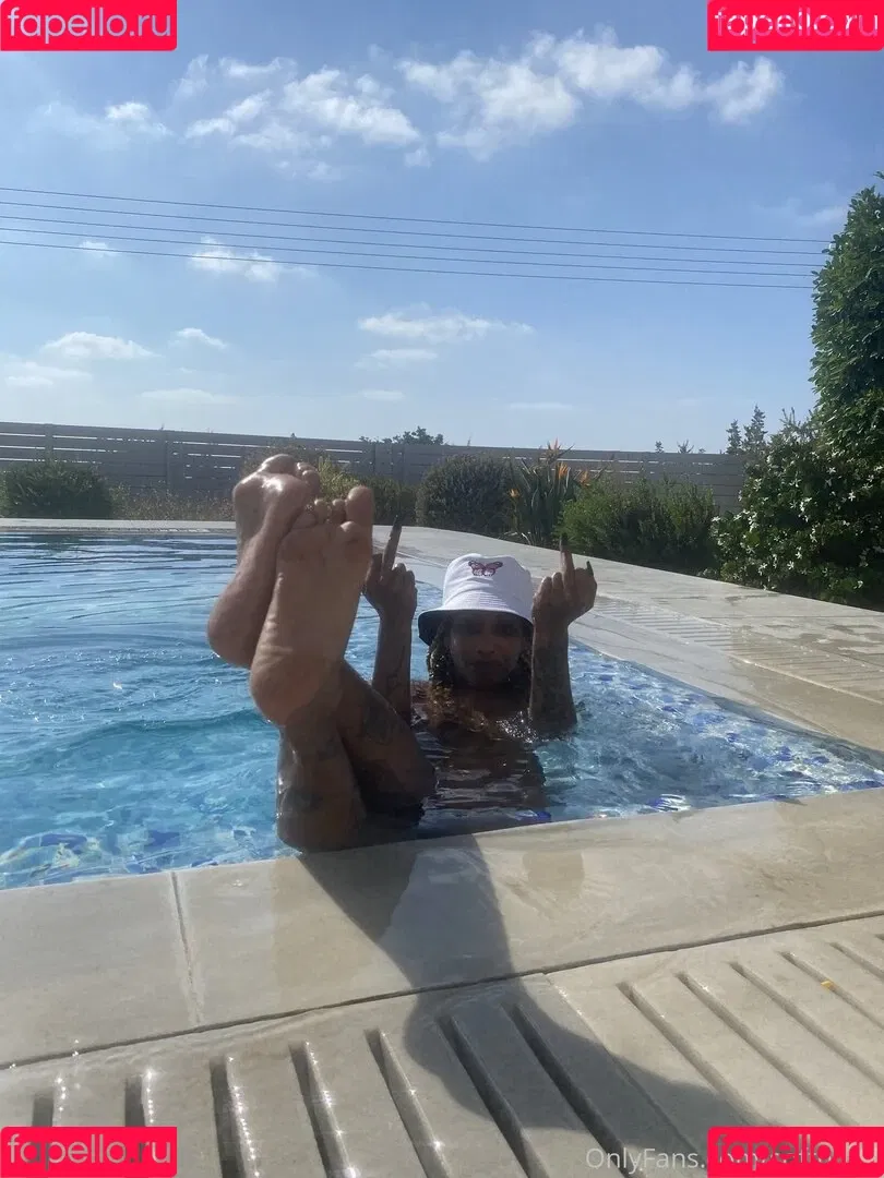 Nura Habib Omer Onlyfans Photo Gallery 