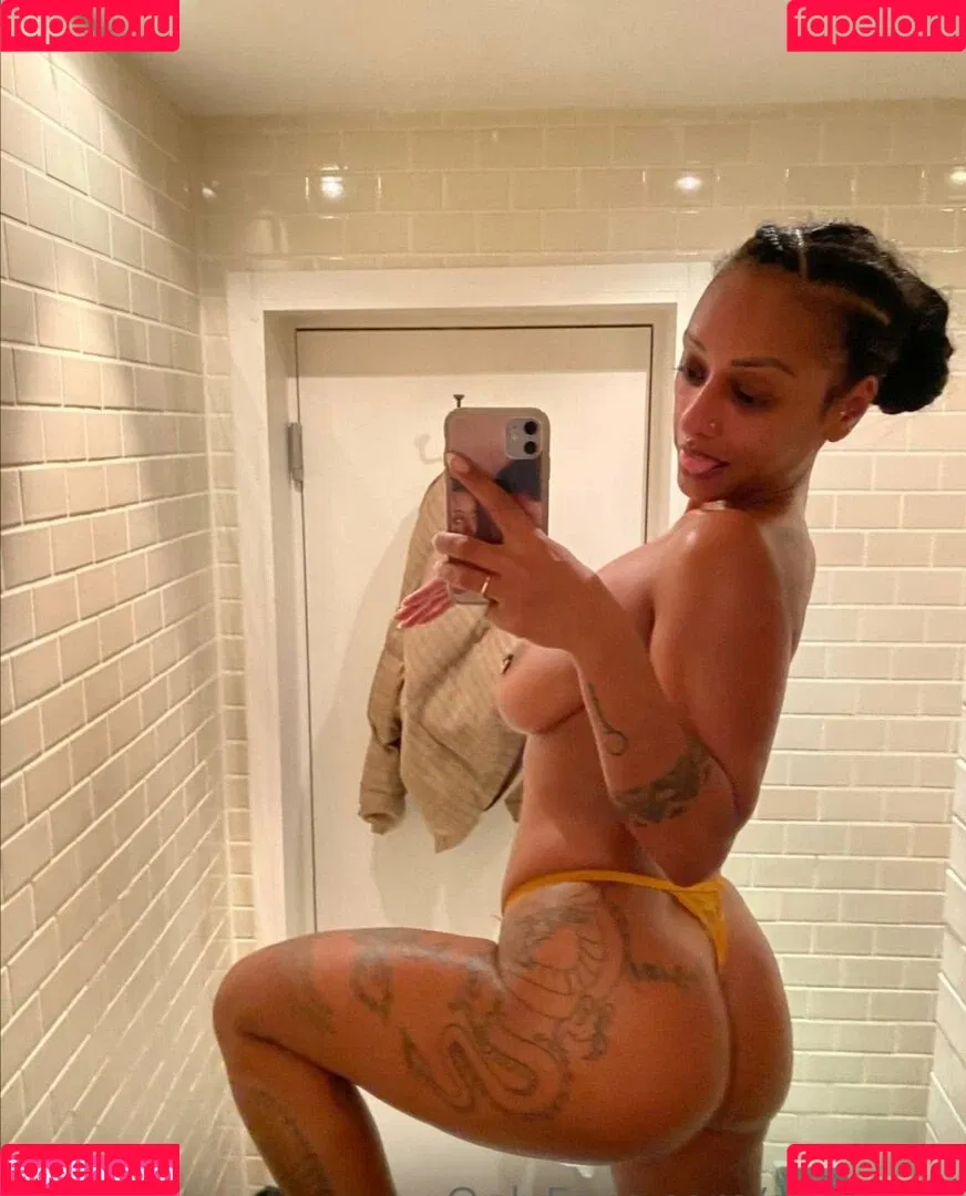Nura Habib Omer Onlyfans Photo Gallery 