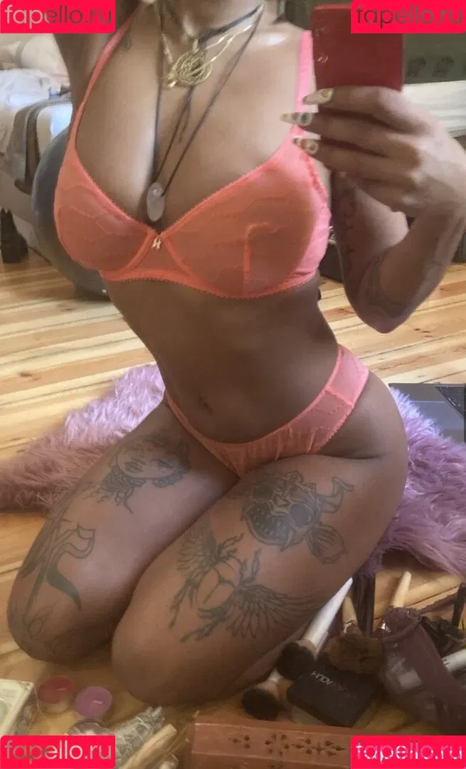 Nura Habib Omer Onlyfans Photo Gallery 