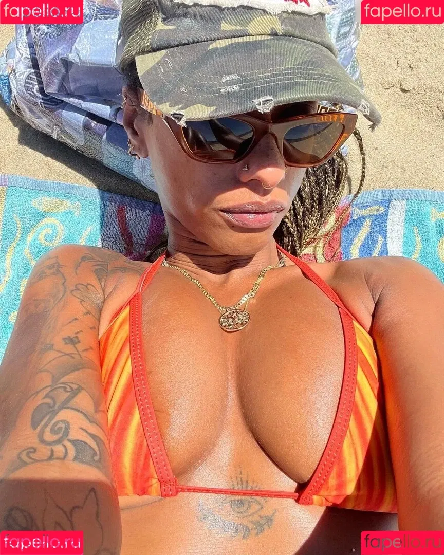 Nura Habib Omer Onlyfans Photo Gallery 