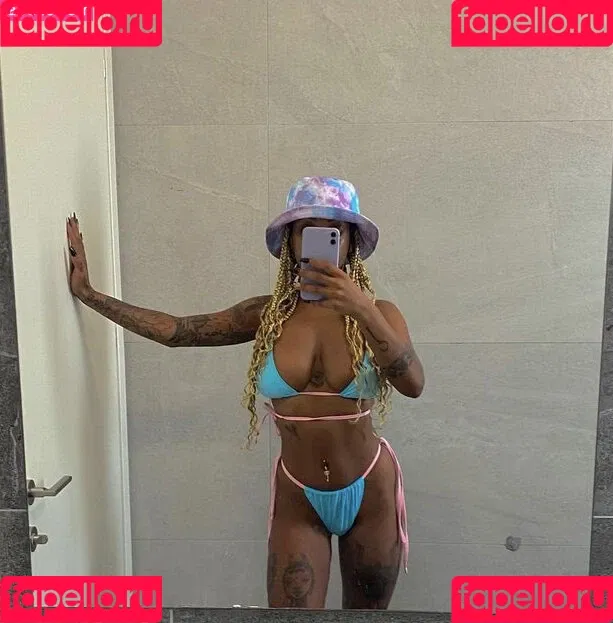 Nura Habib Omer Onlyfans Photo Gallery 