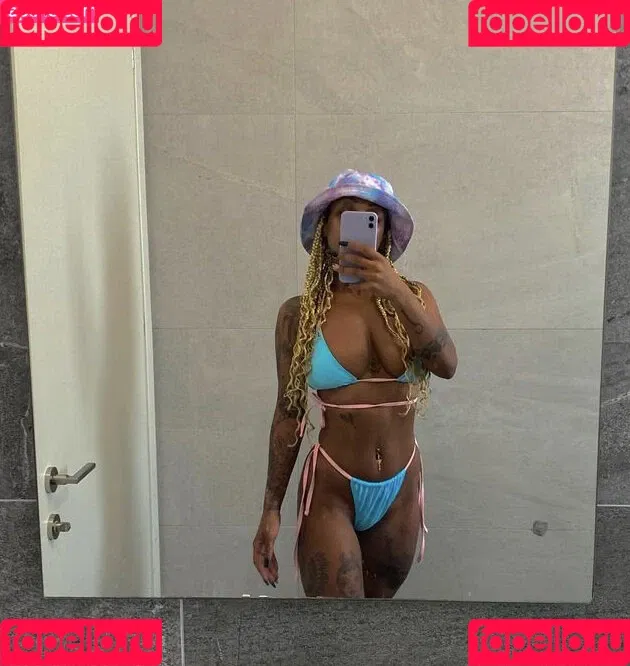 Nura Habib Omer Onlyfans Photo Gallery 