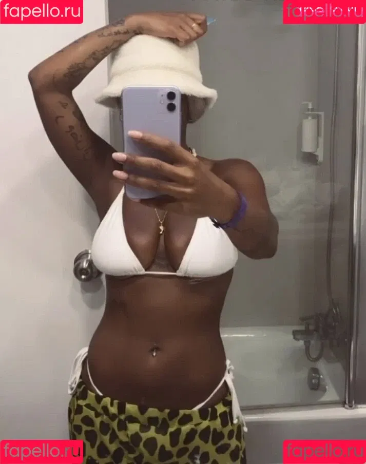Nura Habib Omer Onlyfans Photo Gallery 