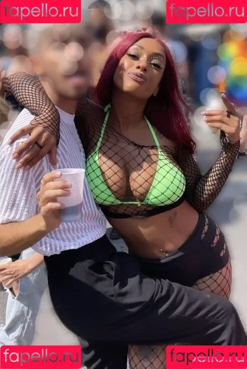 Nura Habib Omer Onlyfans Photo Gallery 