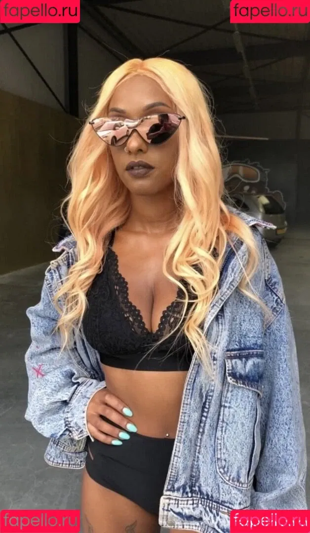 Nura Habib Omer Onlyfans Photo Gallery 