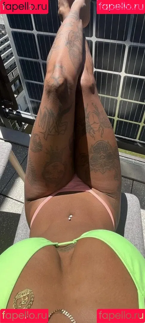 Nura Habib Omer Onlyfans Photo Gallery 