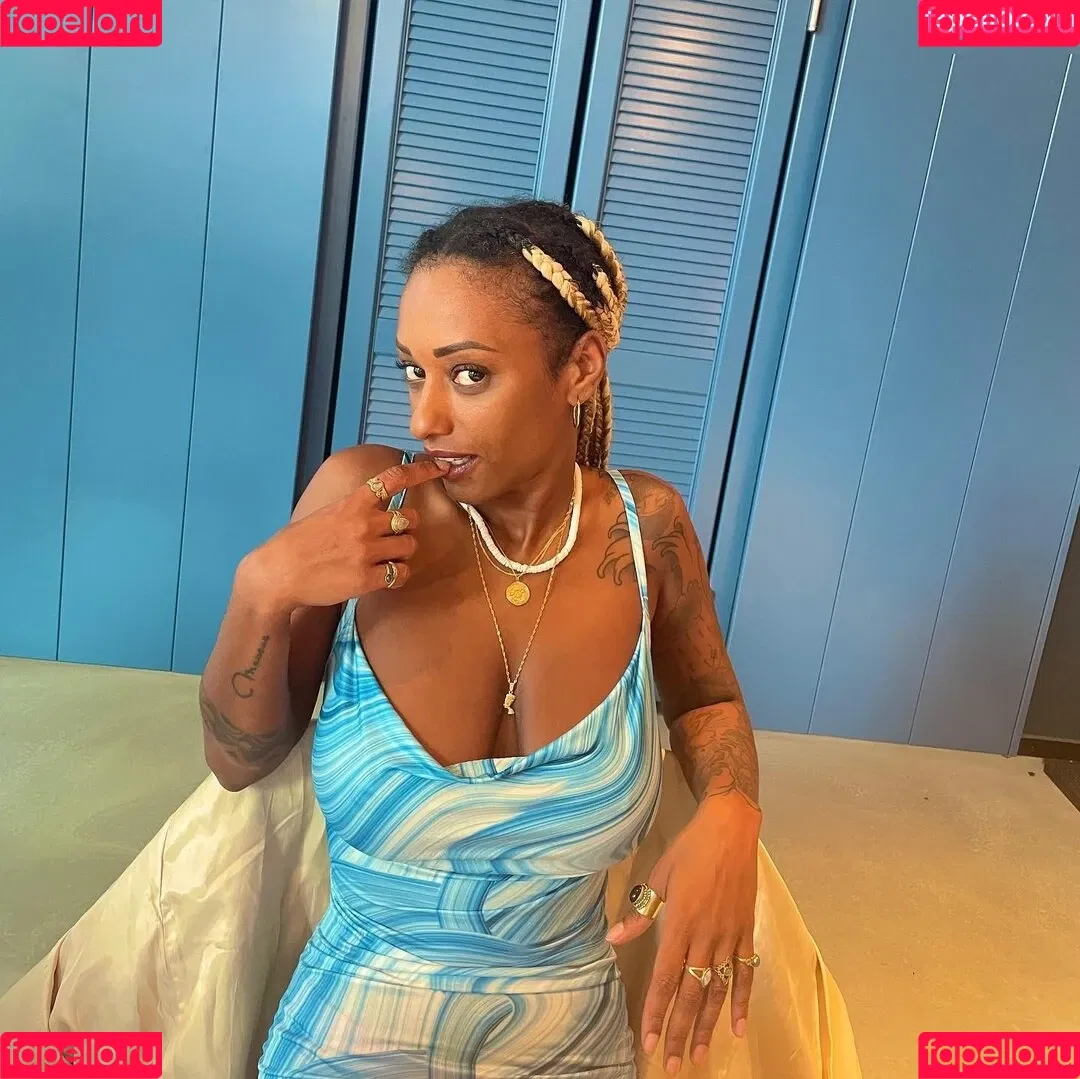 Nura Habib Omer Onlyfans Photo Gallery 