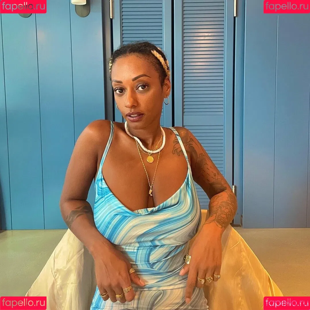 Nura Habib Omer Onlyfans Photo Gallery 