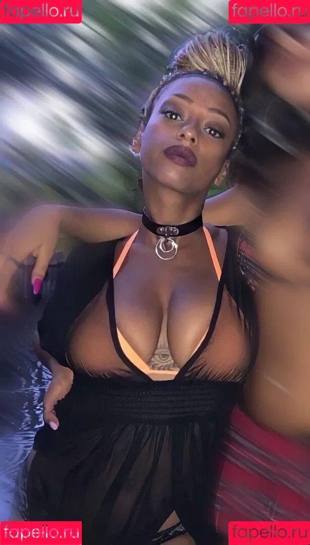 Nura Habib Omer Onlyfans Photo Gallery 