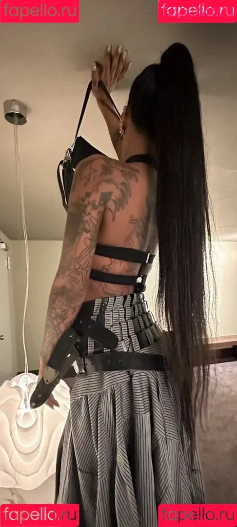 Nura Habib Omer Onlyfans Photo Gallery 