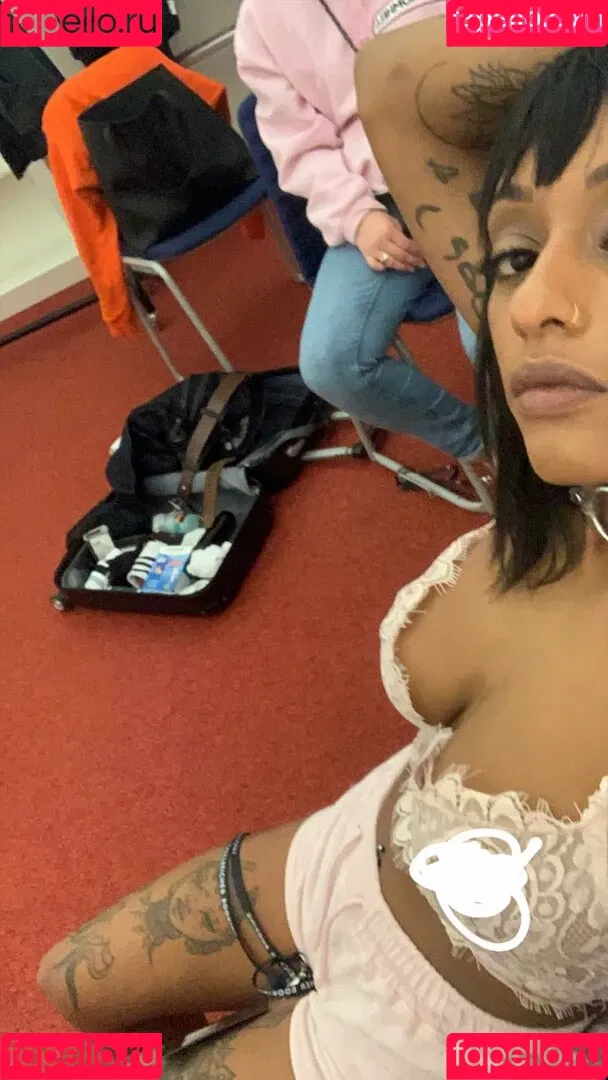 Nura Habib Omer Onlyfans Photo Gallery 