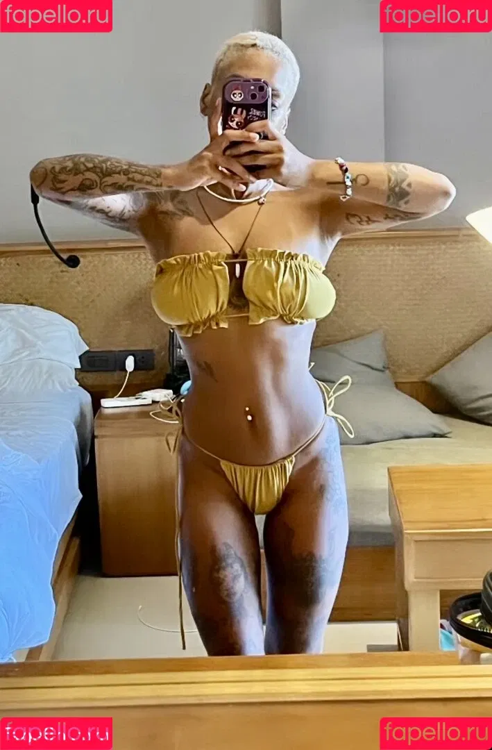 Nura Habib Omer Onlyfans Photo Gallery 
