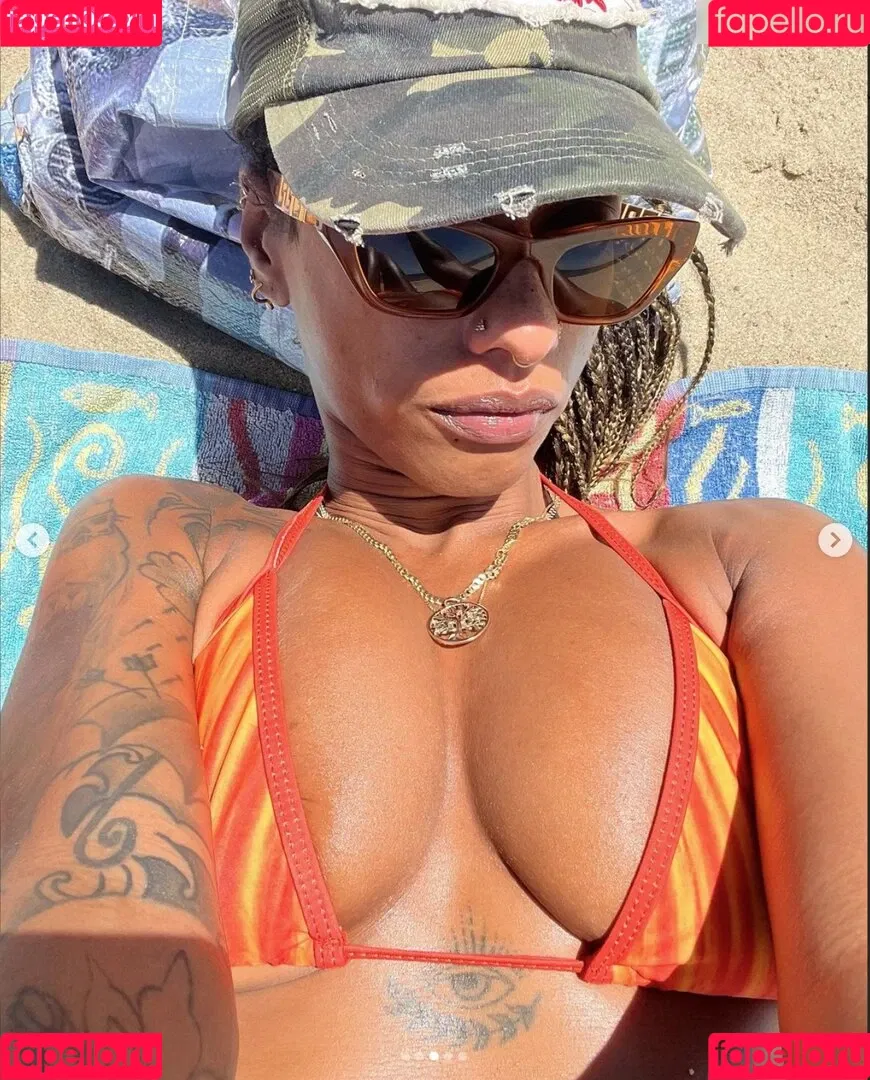 Nura Habib Omer Onlyfans Photo Gallery 