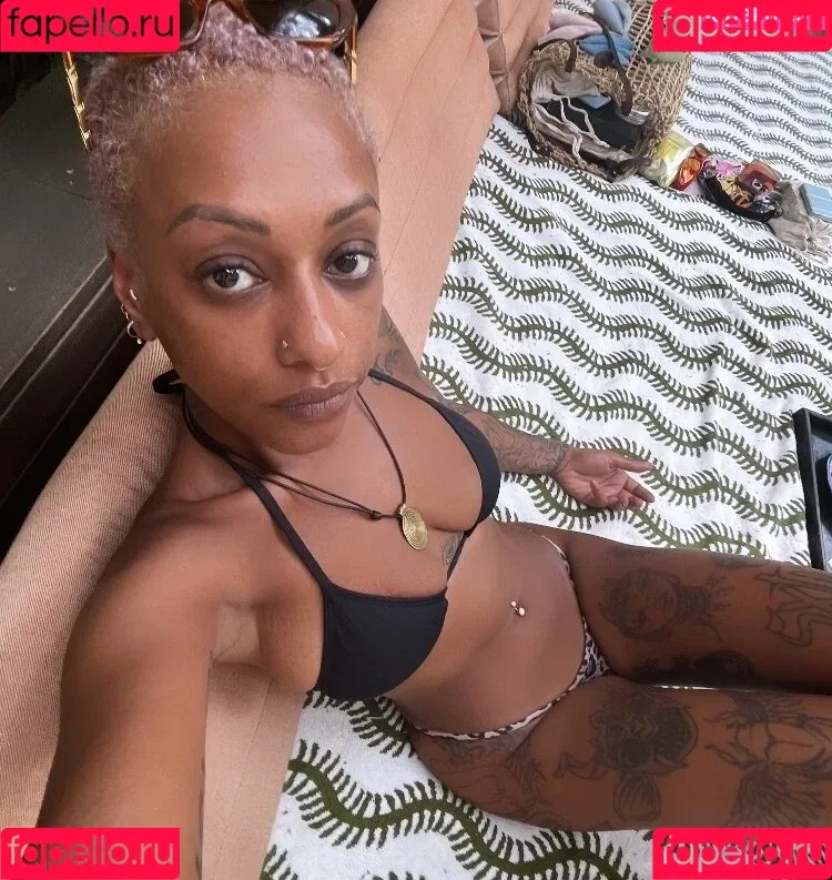 Nura Habib Omer Onlyfans Photo Gallery 