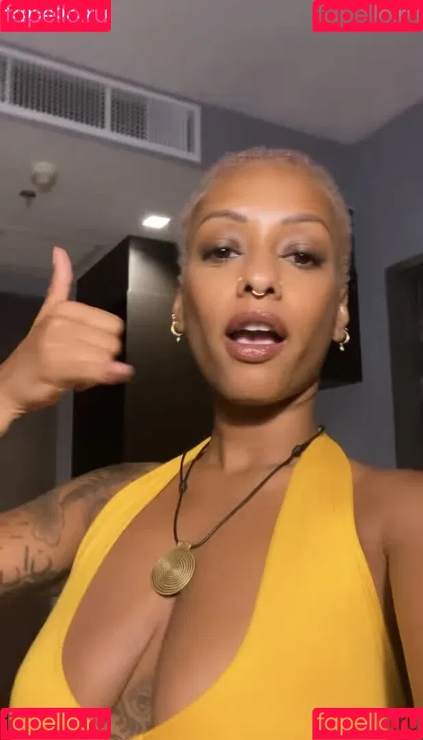 Nura Habib Omer Onlyfans Photo Gallery 