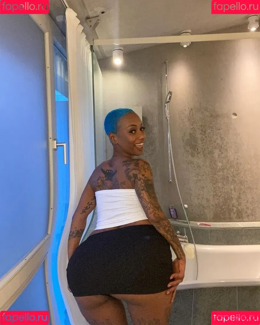 Nura Habib Omer Onlyfans Photo Gallery 