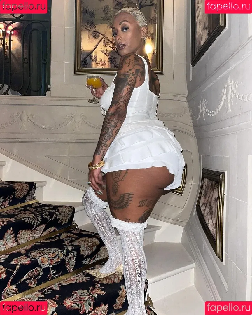 Nura Habib Omer Onlyfans Photo Gallery 