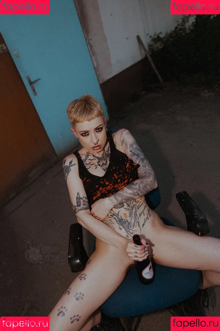 Triz Täss Onlyfans Photo Gallery 