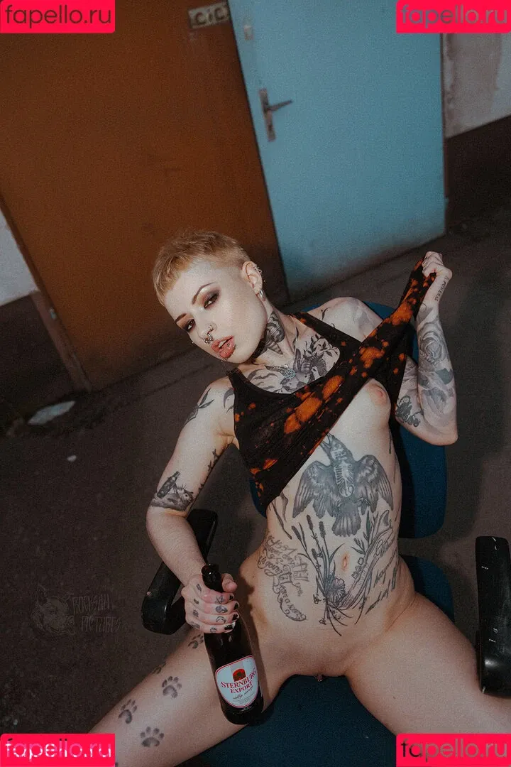 Triz Täss Onlyfans Photo Gallery 