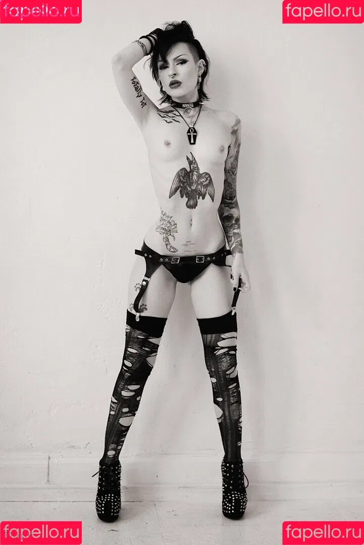 Triz Täss Onlyfans Photo Gallery 