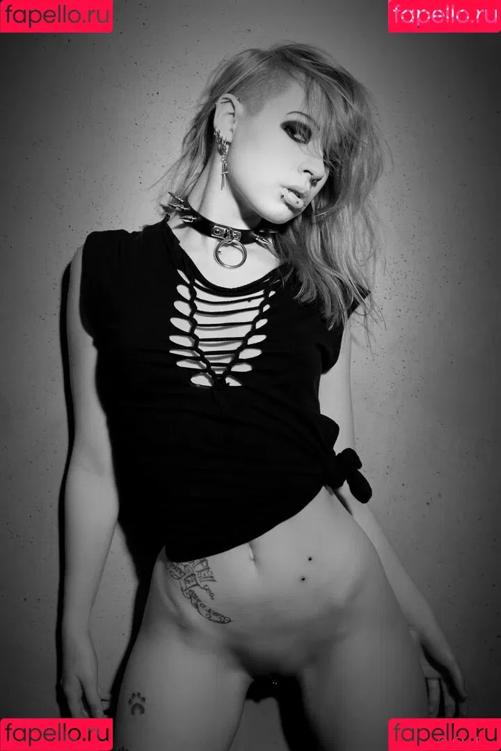 Triz Täss Onlyfans Photo Gallery 