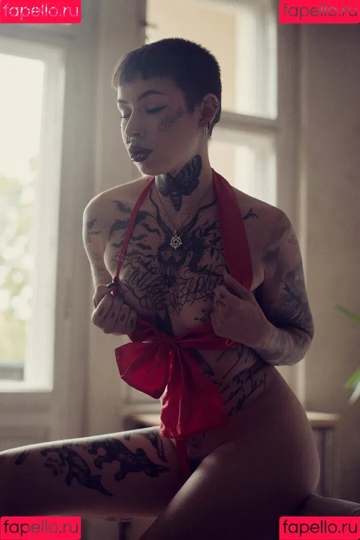 Triz Täss Onlyfans Photo Gallery 