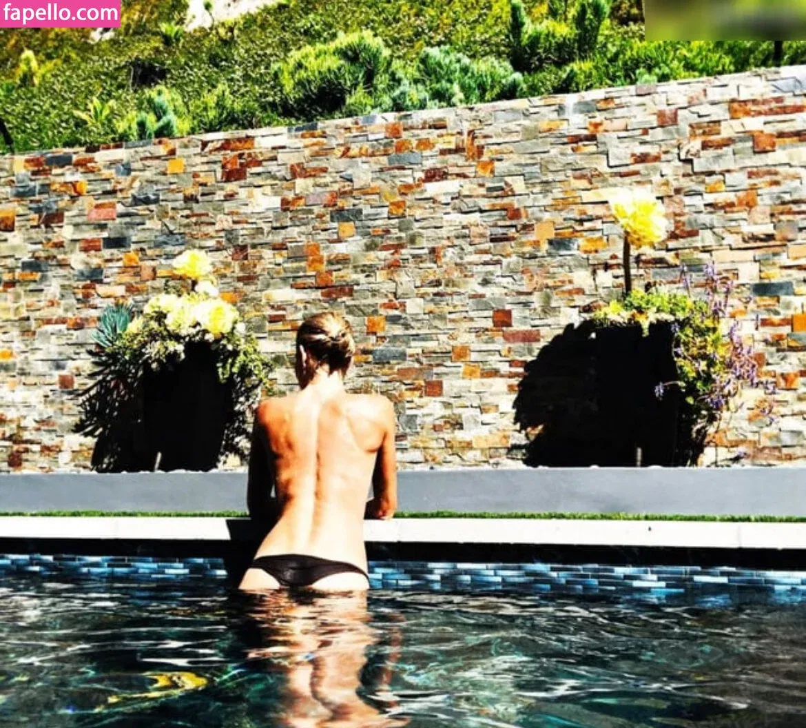 Triz Täss Onlyfans Photo Gallery 