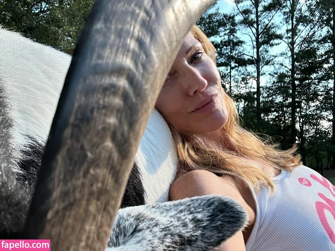 Triz Täss Onlyfans Photo Gallery 