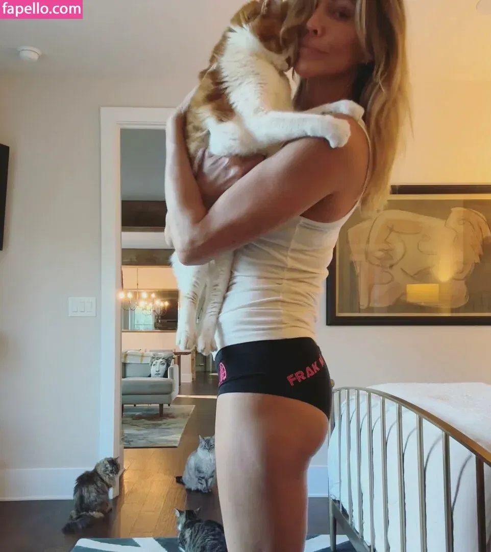 Triz Täss Onlyfans Photo Gallery 