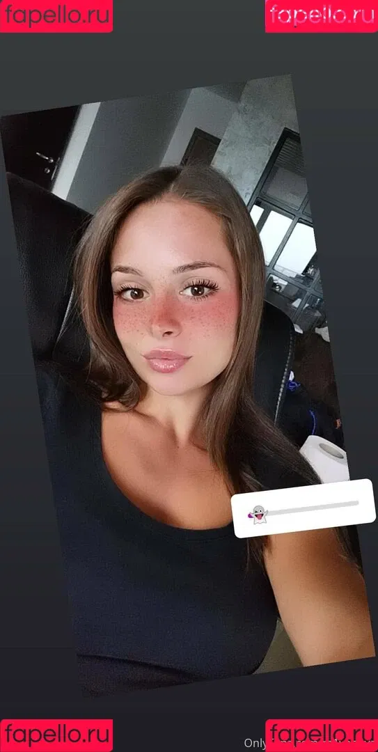 m1vanova Onlyfans Photo Gallery 