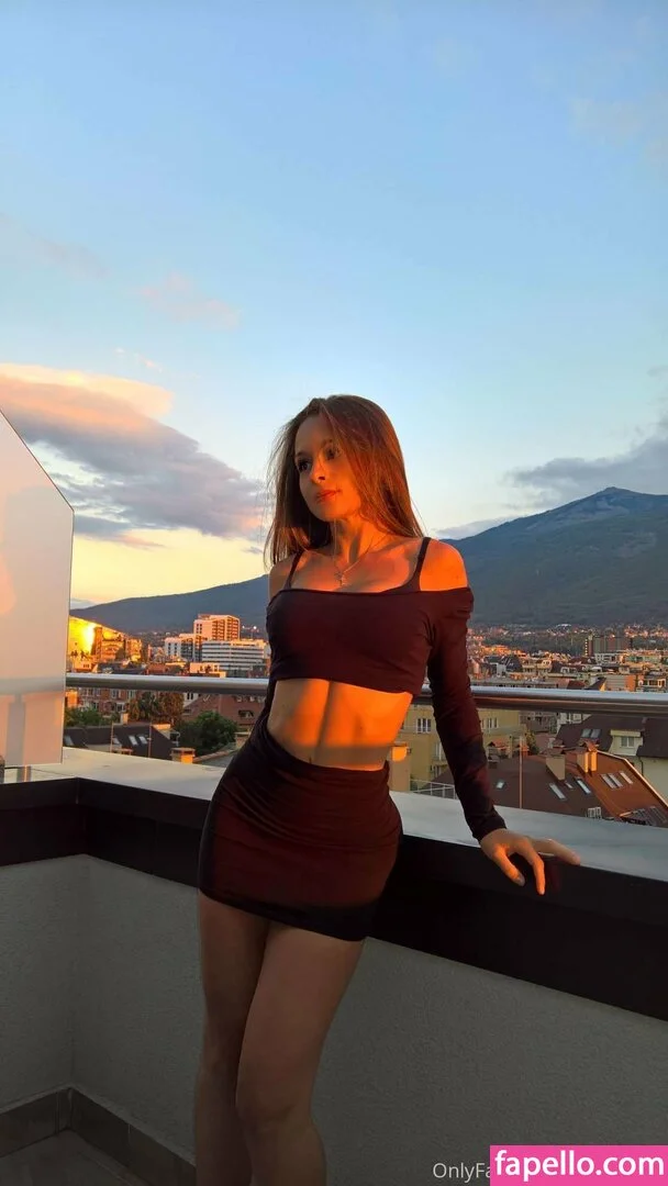 m1vanova Onlyfans Photo Gallery 