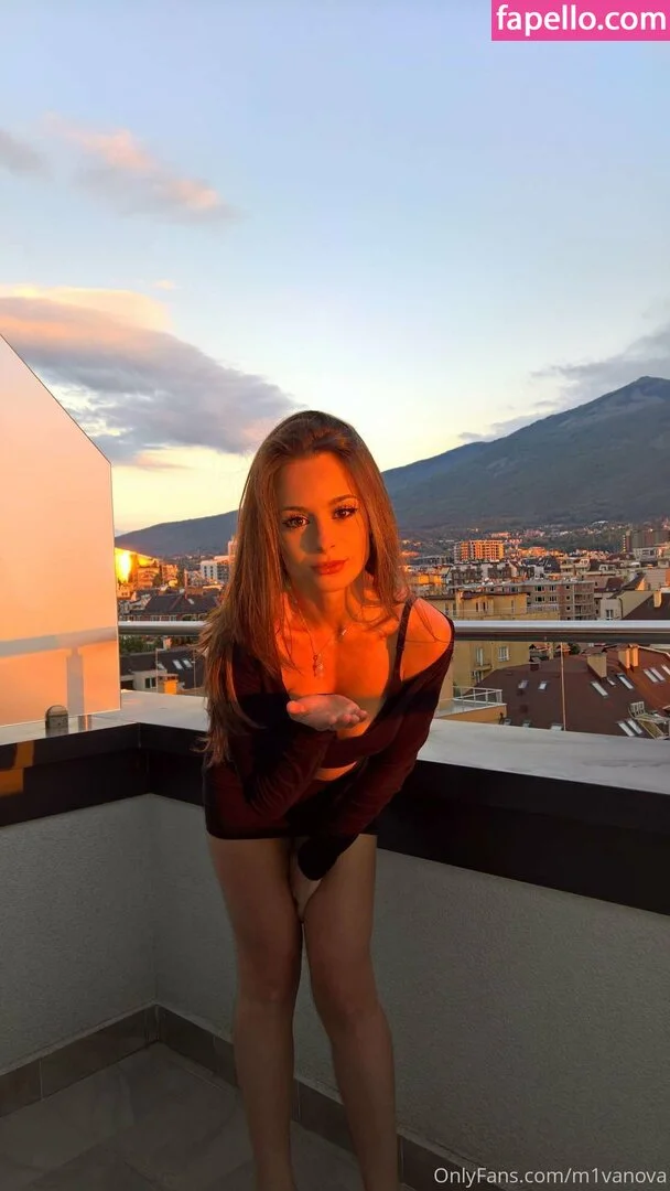 m1vanova Onlyfans Photo Gallery 