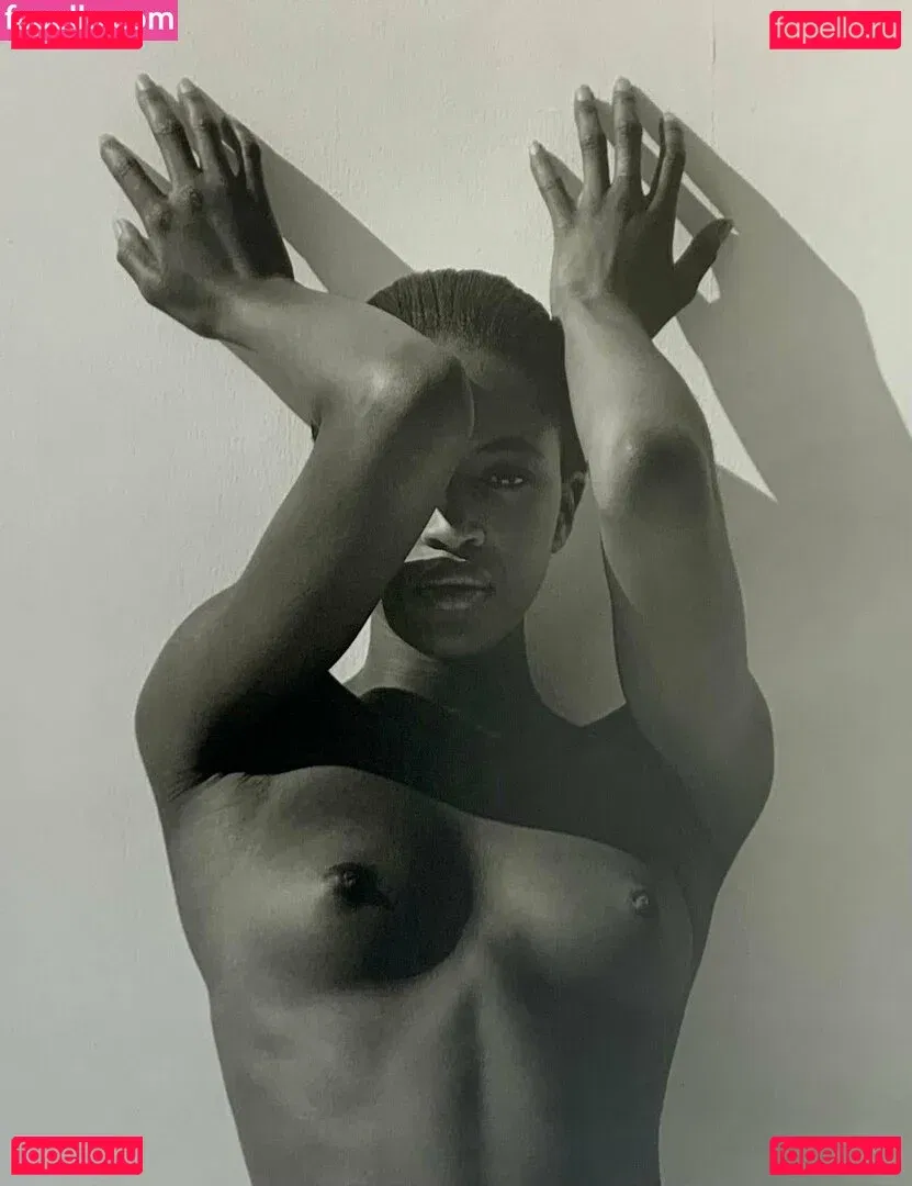 NaomiVerde Onlyfans Photo Gallery 