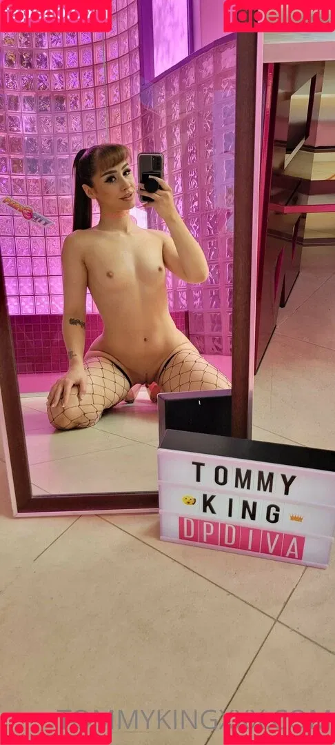Tommy King Onlyfans Photo Gallery 