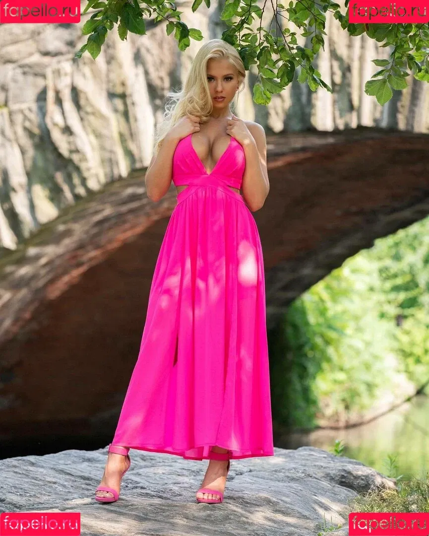 Lauren Luongo Onlyfans Photo Gallery 