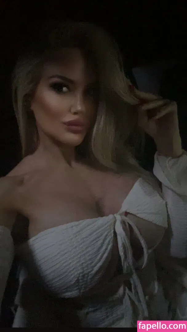 Luciana Salazar Onlyfans Photo Gallery 