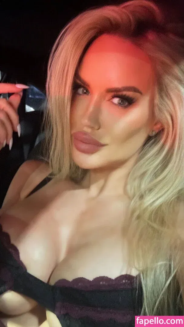 Luciana Salazar Onlyfans Photo Gallery 