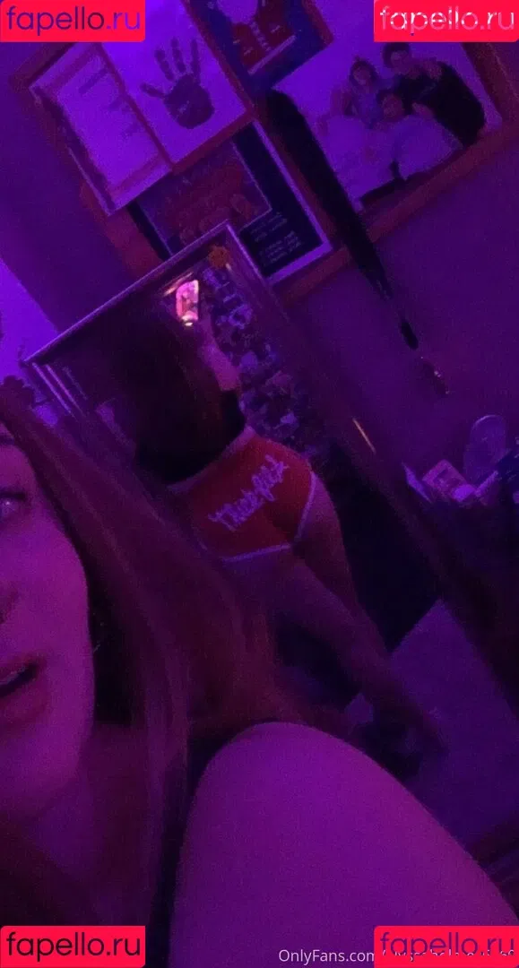 Alyssaholmes6969 Onlyfans Photo Gallery 